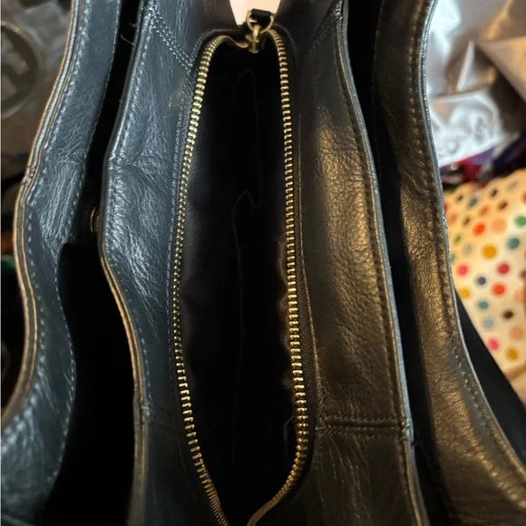 Coach SoHo G1380-F24686 Black Pebbled Leather 3-Compartment Hobo Bag in EUC - Picture 7 of 16
